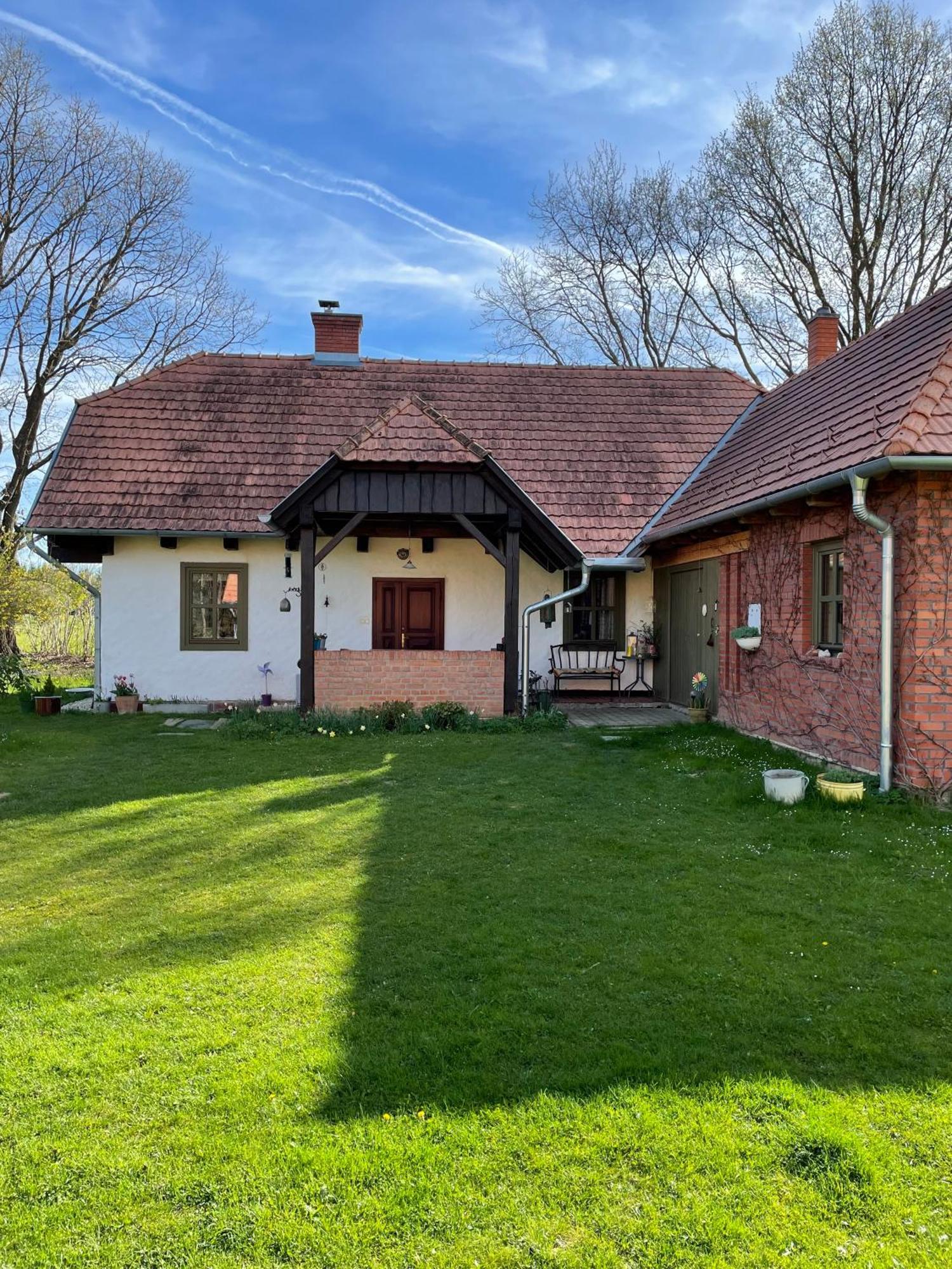 Apartment Orsegi Mi Kis Hazunk Vendeghaz *
